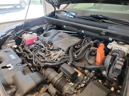 Used 2021 Toyota RAV4 XLE image 21