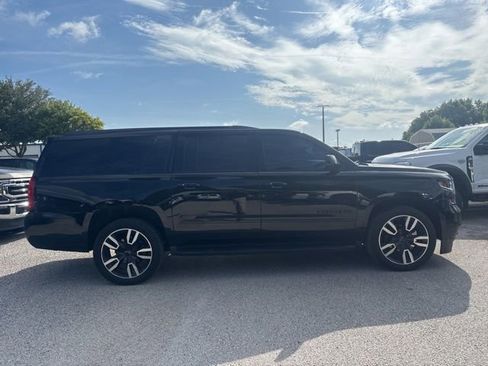 Used 2020 Chevrolet Suburban Premier RWD image 4