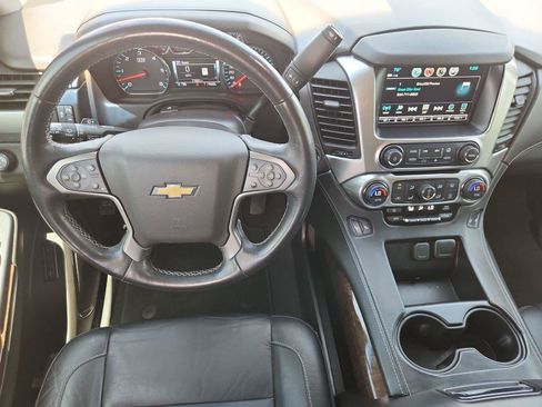 Used 2019 Chevrolet Tahoe LT w/ Luxury Package AWD/4WD image 11