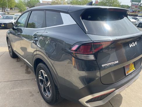 Used 2024 Kia Sportage LX FWD image 6