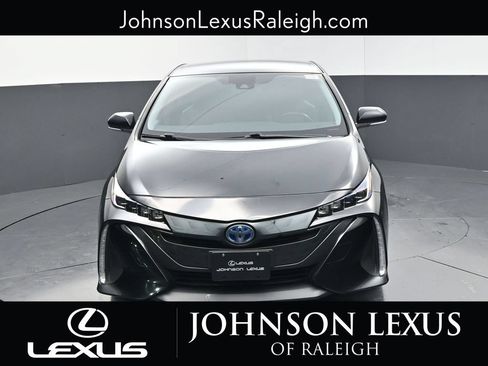 Used 2022 Toyota Prius Prime XLE FWD image 4
