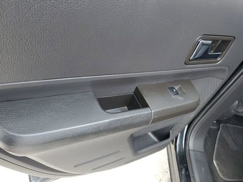 Used 2010 Ford Edge SEL image 28