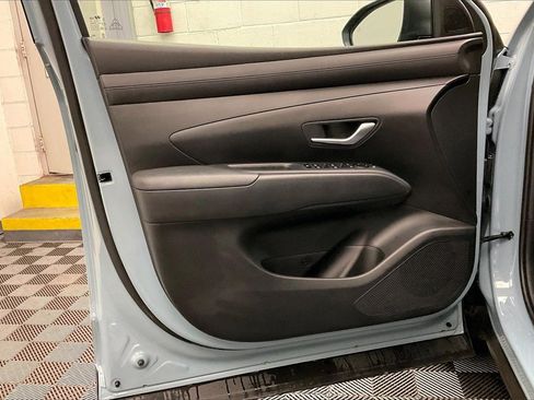 Certified 2025 Hyundai Santa Cruz SE image 23