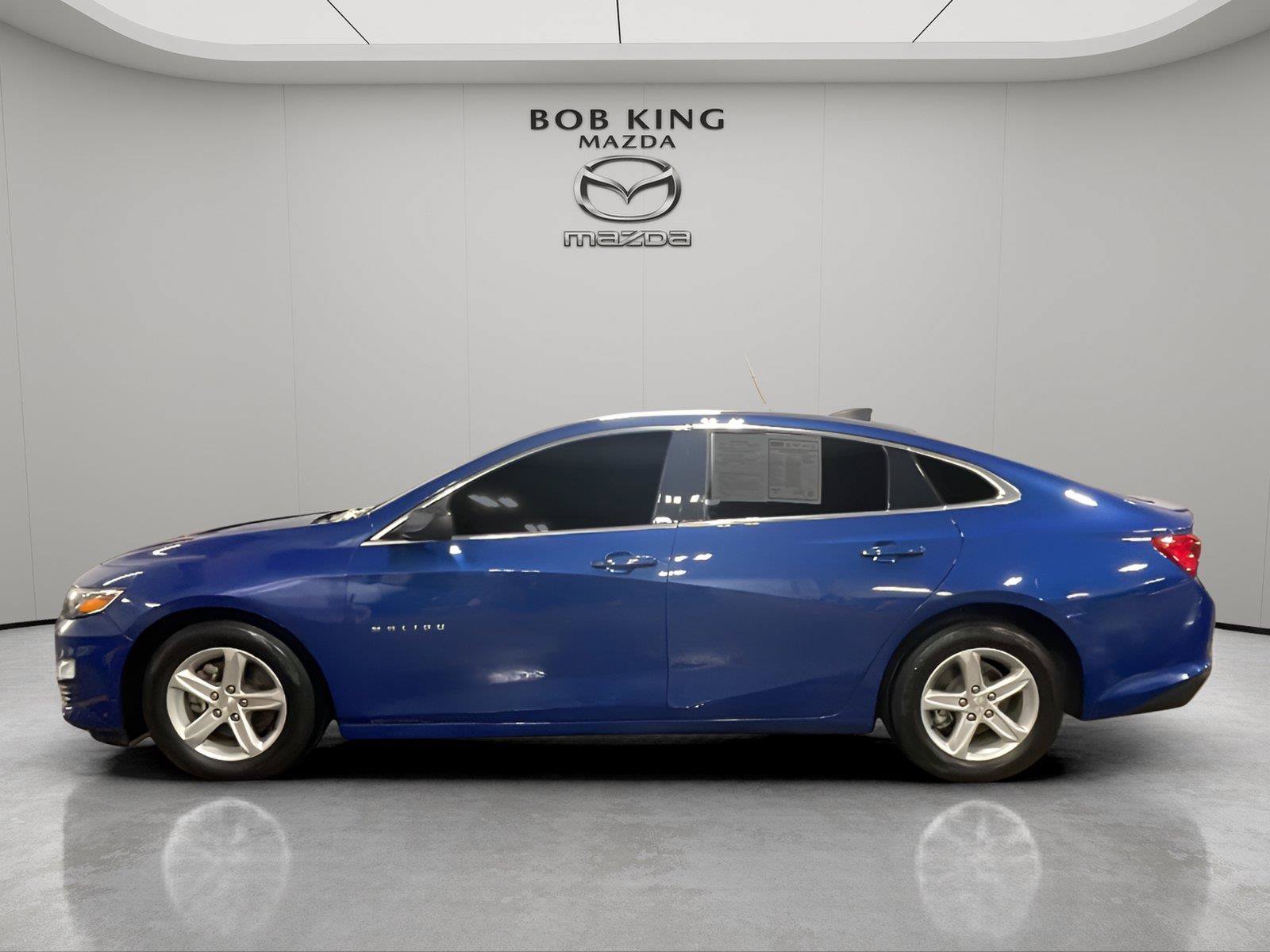 Used 2023 Chevrolet Malibu LS FWD image 2