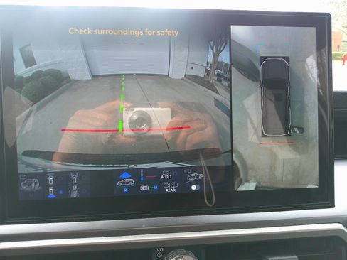 Used 2025 Toyota 4Runner TRD Off-Road Premium image 27