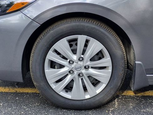 Used 2025 Nissan Sentra S FWD image 9