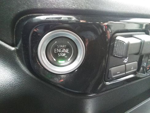 Used 2023 Chevrolet Silverado 1500 LTZ w/ Technology Package image 17