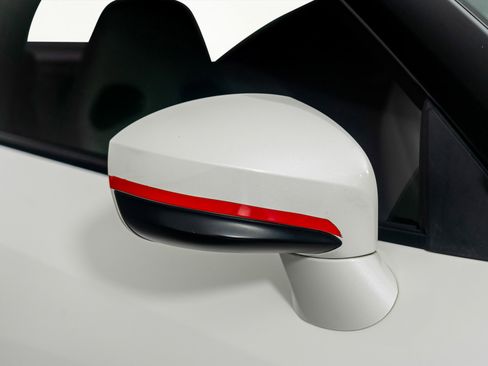 Used 2009 Nissan GT-R Premium image 28