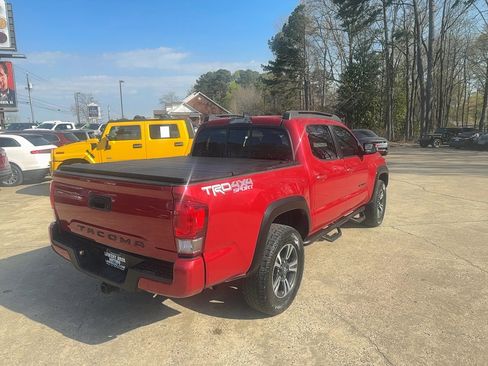 Used 2016 Toyota Tacoma TRD Sport w/ Towing Package image 5