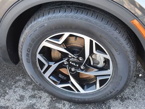 Used 2023 Kia Sportage LX image 11