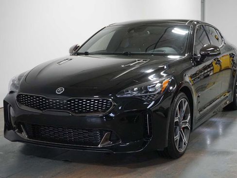 Used 2021 Kia Stinger GT2 image 1