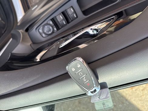 Used 2023 Chevrolet Traverse RS w/ LPO, Floor Liner Package AWD/4WD image 16