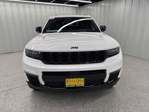 Used 2025 Jeep Grand Cherokee L Limited w/ Black Appearance Package image 2