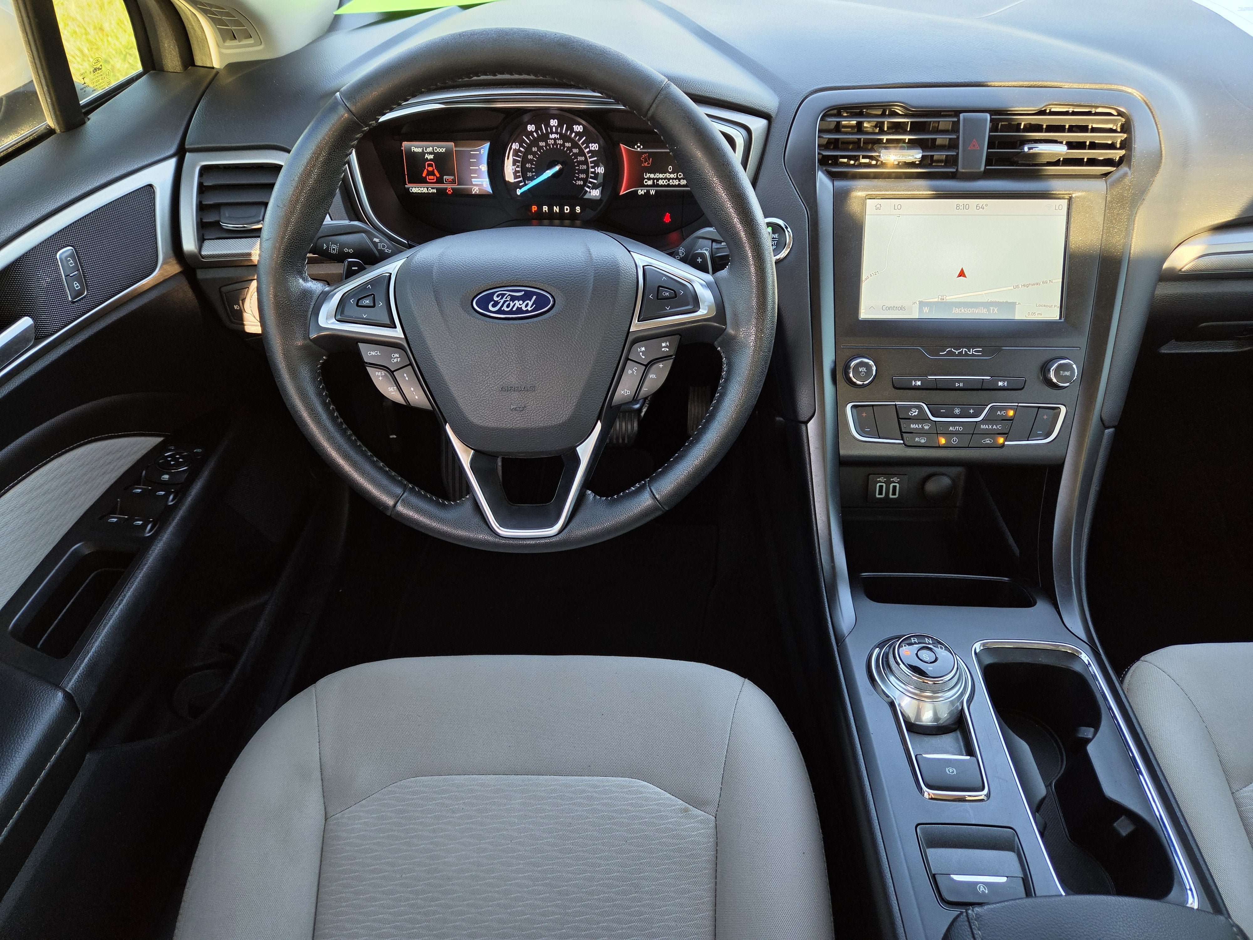 Used 2019 Ford Fusion SE w/ Equipment Group 151A FWD image 10