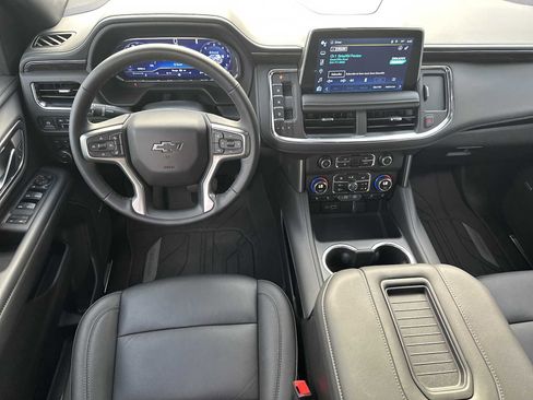 Used 2024 Chevrolet Suburban Z71 w/ Luxury Package image 9