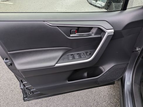 Used 2023 Toyota RAV4 XLE image 6