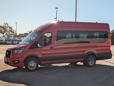 Used 2022 Ford Transit 350 XLT image 5
