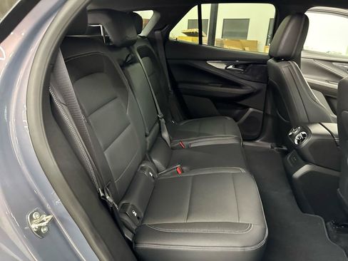 Used 2024 Chevrolet Blazer EV LT AWD/4WD image 19
