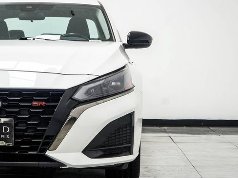 Used 2024 Nissan Altima 2.5 SR FWD image 4