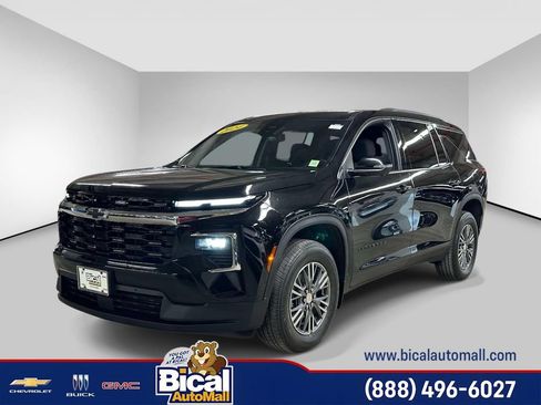Used 2024 Chevrolet Traverse LT w/ Enhanced Driving Package AWD/4WD image 1
