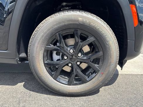 New 2026 Jeep Grand Cherokee Altitude AWD/4WD image 27