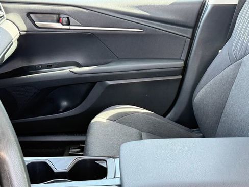 Used 2025 Toyota Camry LE image 12