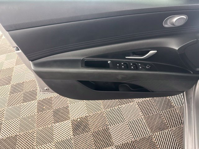 Used 2023 Hyundai Elantra SEL FWD image 20