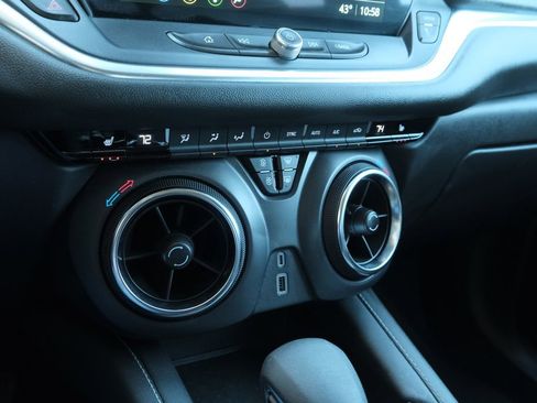 Used 2025 Chevrolet Blazer LT image 16