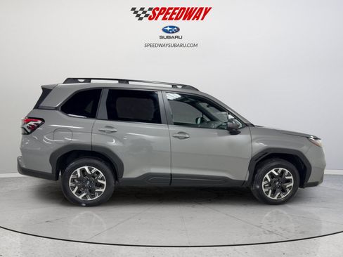 Used 2026 Subaru Forester Premium AWD/4WD image 3