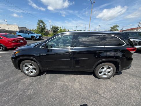 Used 2019 Toyota Highlander Limited AWD/4WD image 3