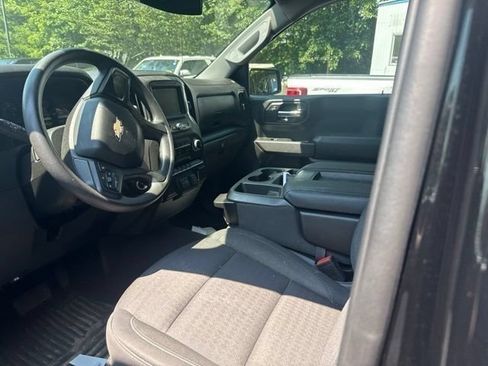 Used 2023 Chevrolet Silverado 1500 Custom AWD/4WD image 9