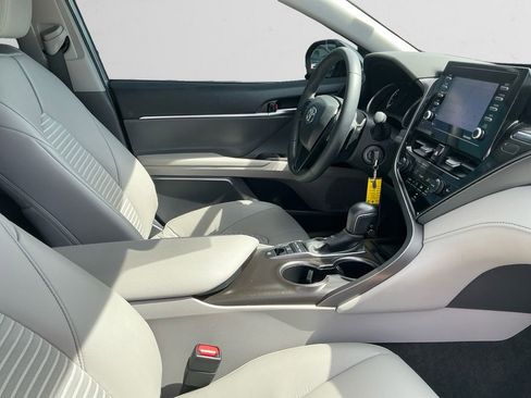 Used 2024 Toyota Camry SE AWD/4WD image 15