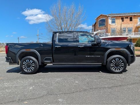 Used 2024 GMC Sierra 2500 Denali Ultimate w/ Max Trailering Package AWD/4WD image 4