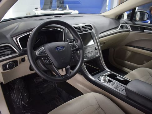 Used 2020 Ford Fusion SE image 8