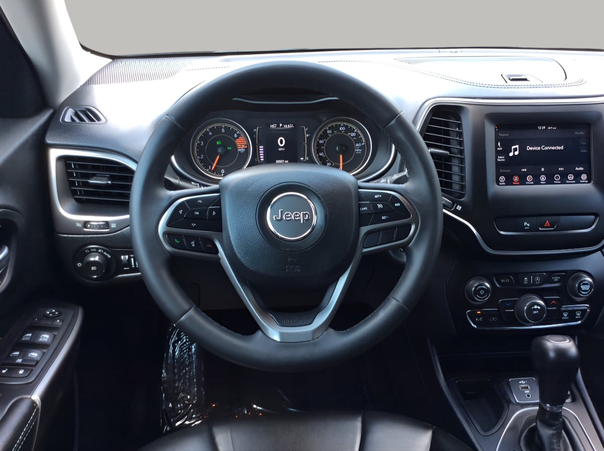 Used 2020 Jeep Cherokee Latitude Plus FWD image 19
