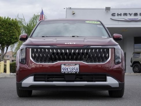 Used 2025 Kia Carnival LXS image 10