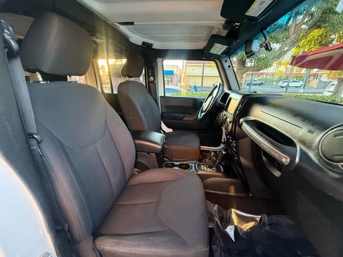 Used 2018 Jeep Wrangler Unlimited Sport S image 21