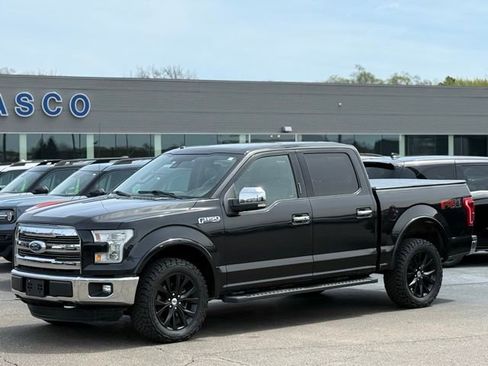 Used 2015 Ford F150 Lariat w/ Equipment Group 502A Luxury AWD/4WD image 30