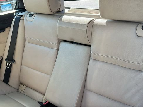 Used 2011 BMW 335i Convertible w/ Premium Pkg image 19