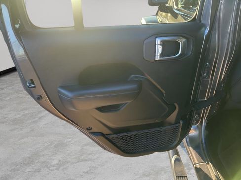 Used 2020 Jeep Gladiator Sport w/ Quick Order Package 23S image 15