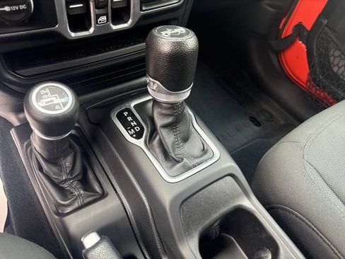 Used 2018 Jeep Wrangler Unlimited Sport S AWD/4WD image 29