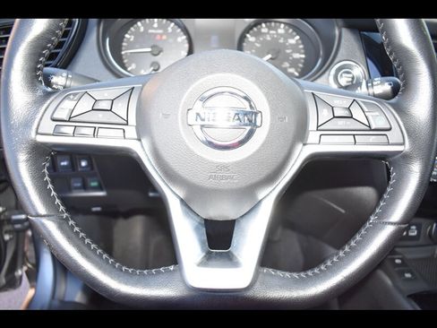 Used 2020 Nissan Rogue SV w/ Premium Package FWD image 14