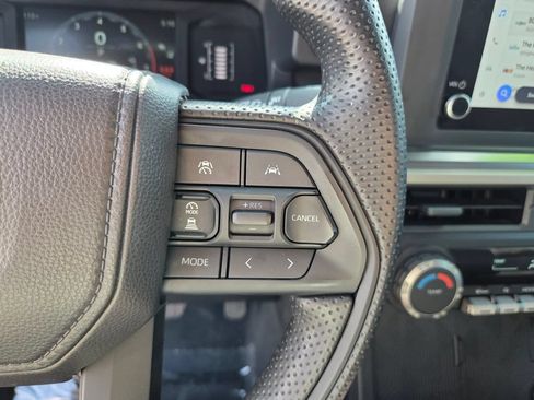 Used 2025 Toyota Tacoma SR5 AWD/4WD image 32