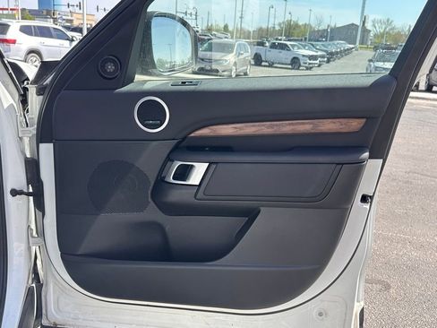 Used 2020 Land Rover Discovery HSE AWD/4WD image 31