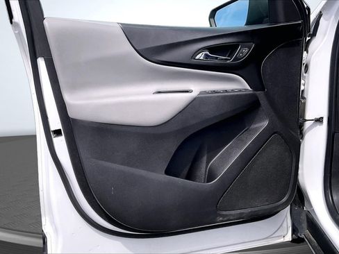 Used 2019 Chevrolet Equinox LS w/ LS Convenience Package image 23