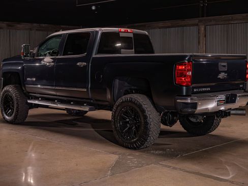 Used 2019 Chevrolet Silverado 2500 LTZ w/ Duramax Plus Package AWD/4WD image 7