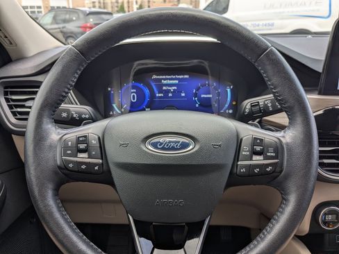 Used 2020 Ford Escape Titanium AWD/4WD image 16