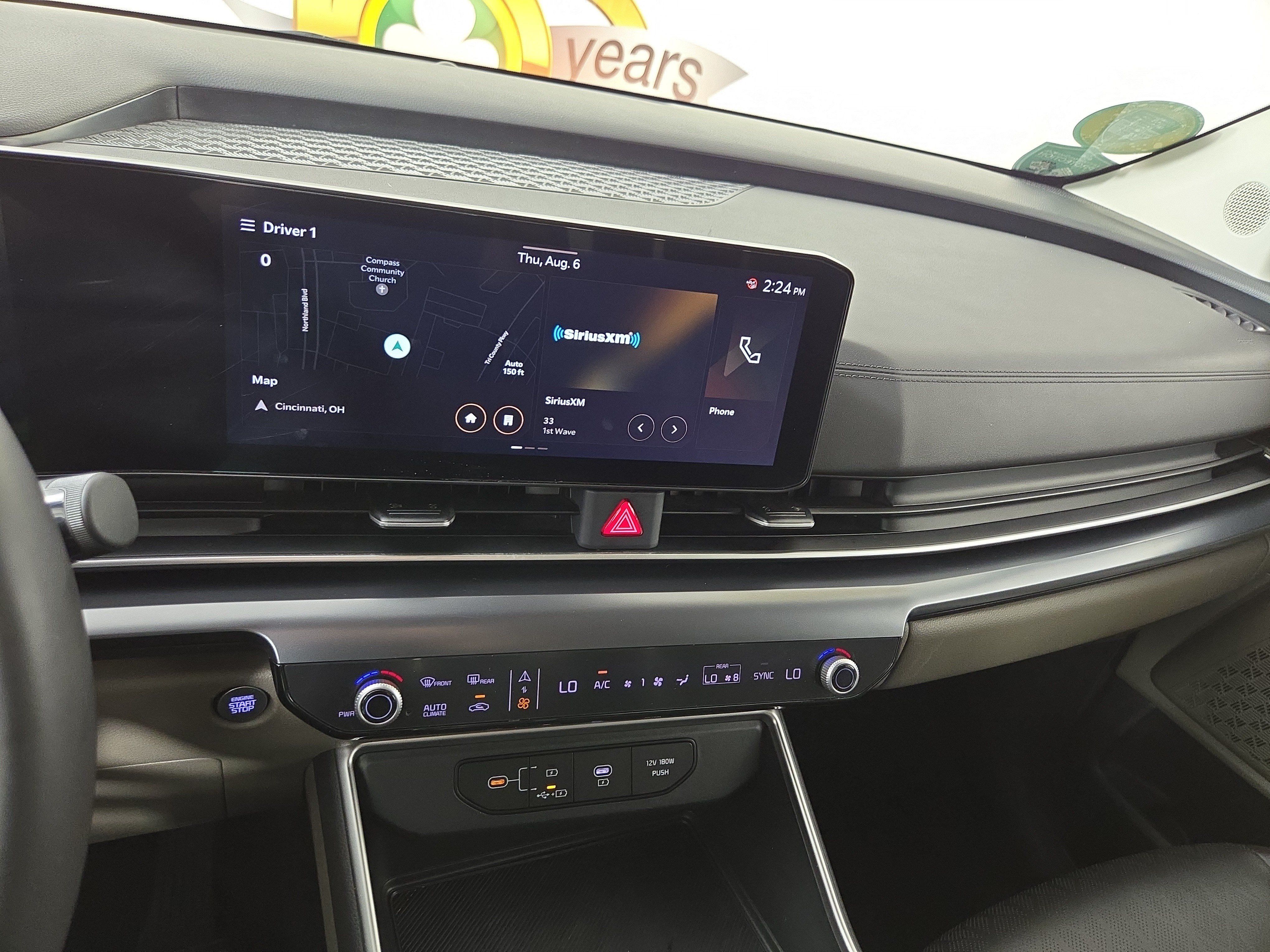 Used 2025 Kia Carnival FWD image 23