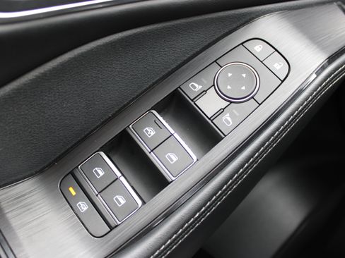 Certified 2023 Nissan Rogue Platinum image 32