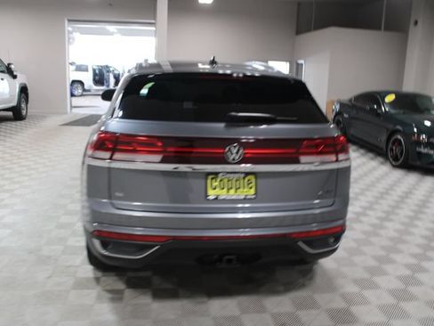 Used 2024 Volkswagen Atlas Cross Sport SE AWD/4WD image 7